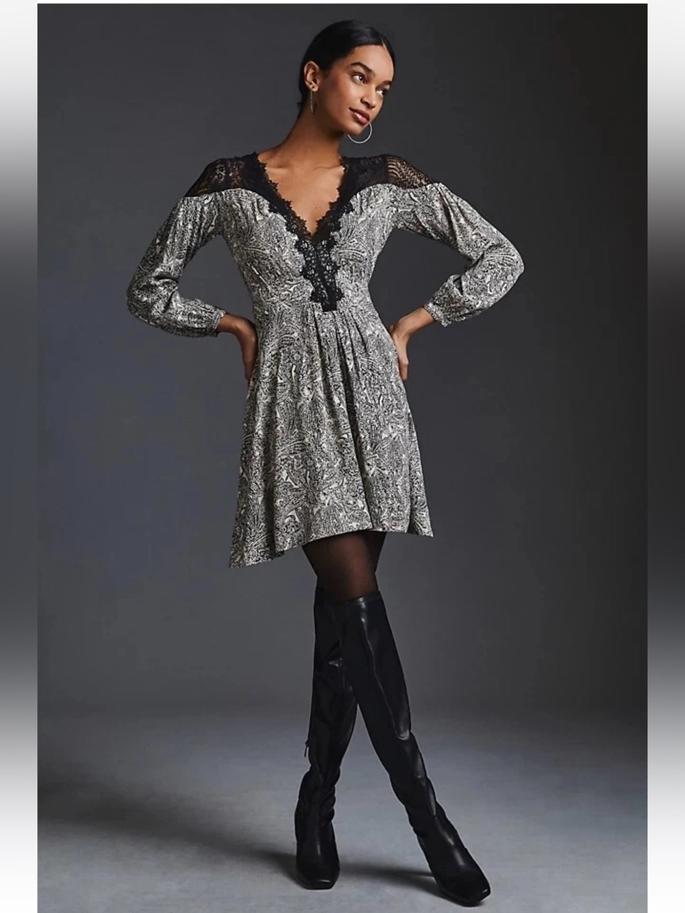 Anthropologie Size 2 Elegant Lace Trim Long sleeve dress Black & White lined
